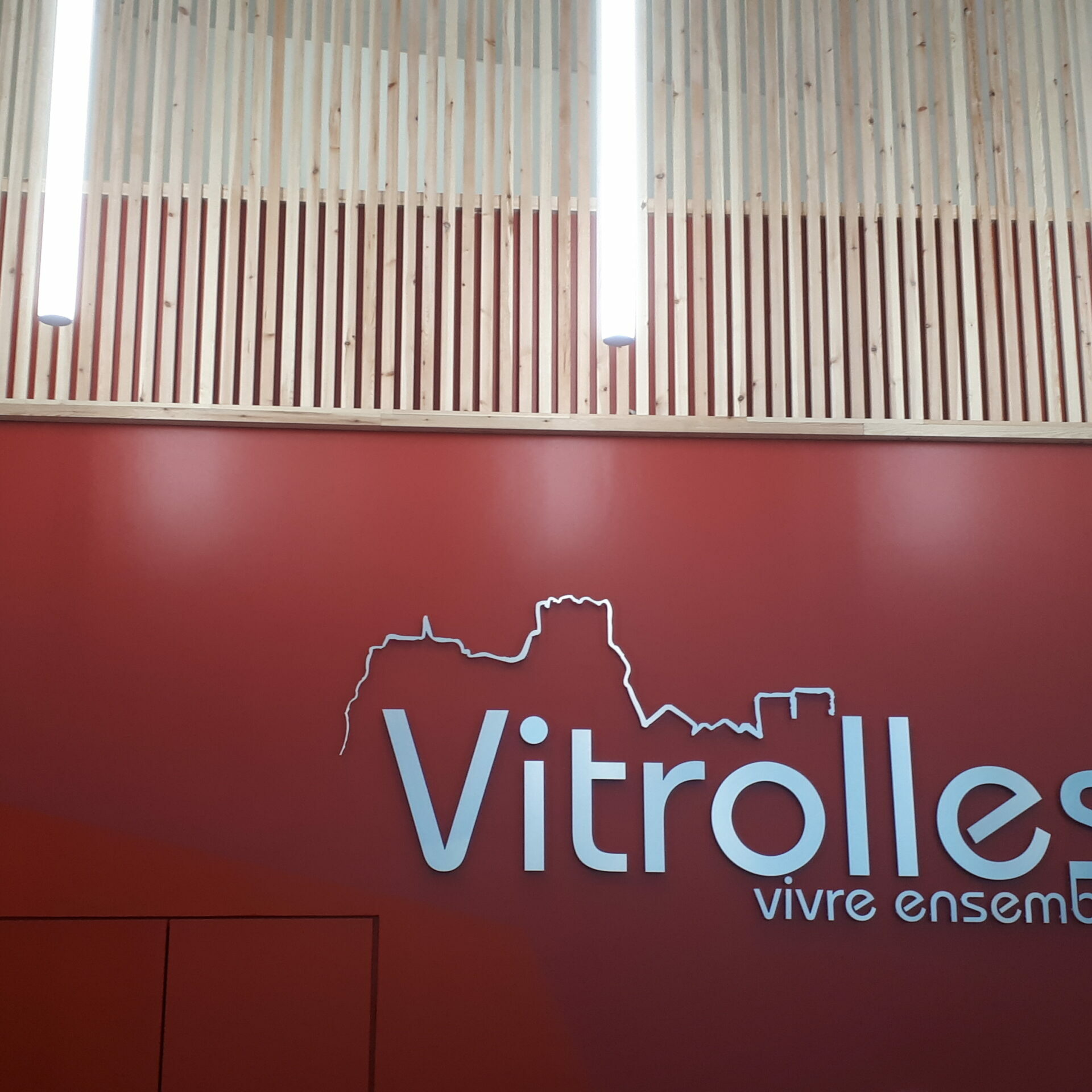 Lettres reliefs : motifs découpés