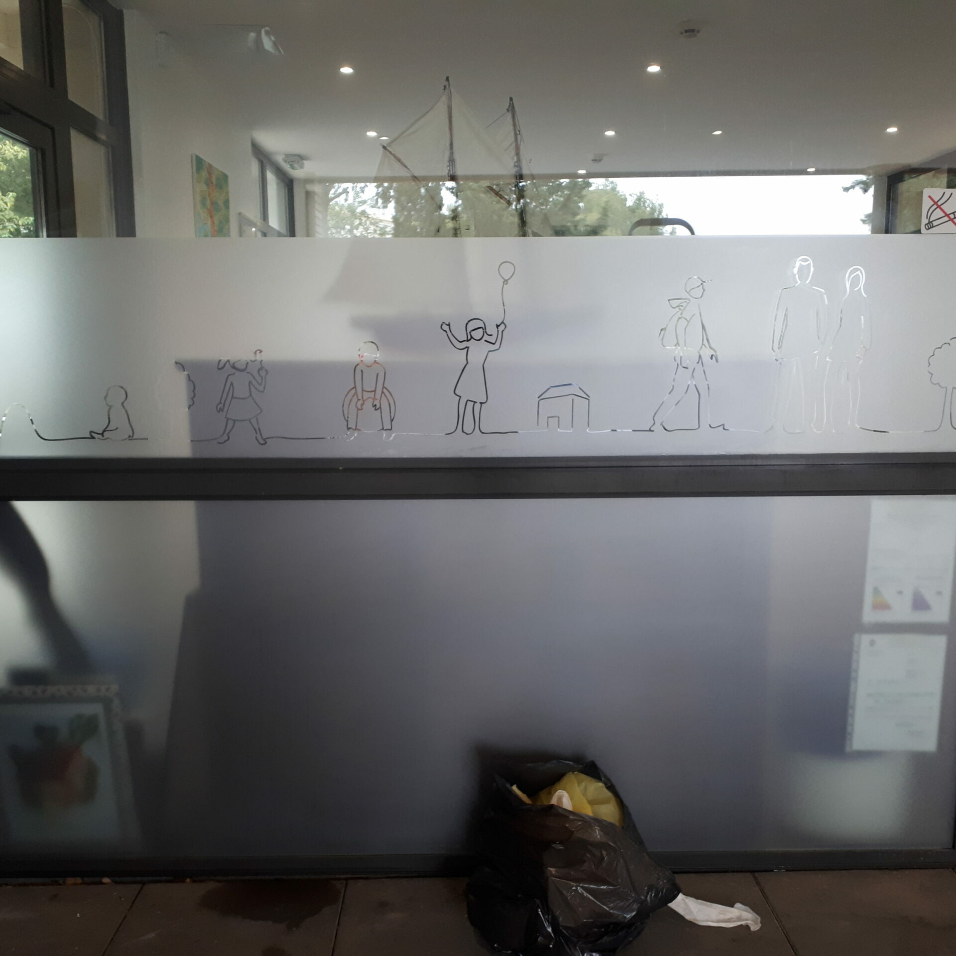 Travail de décoration sur Vitres et vitrines