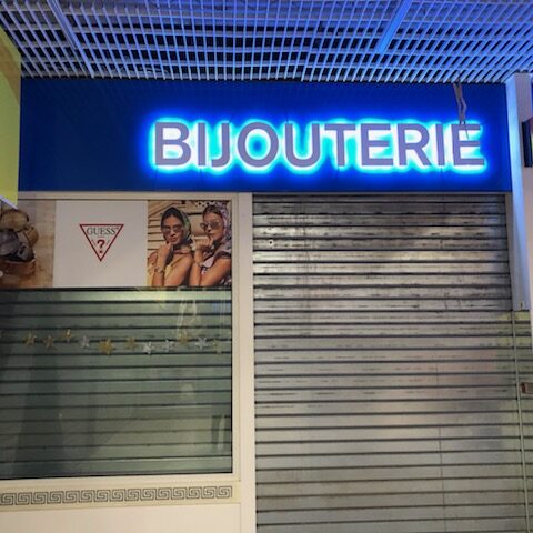 Travail de lettres rétro éclairées - Bijouterie Kokote