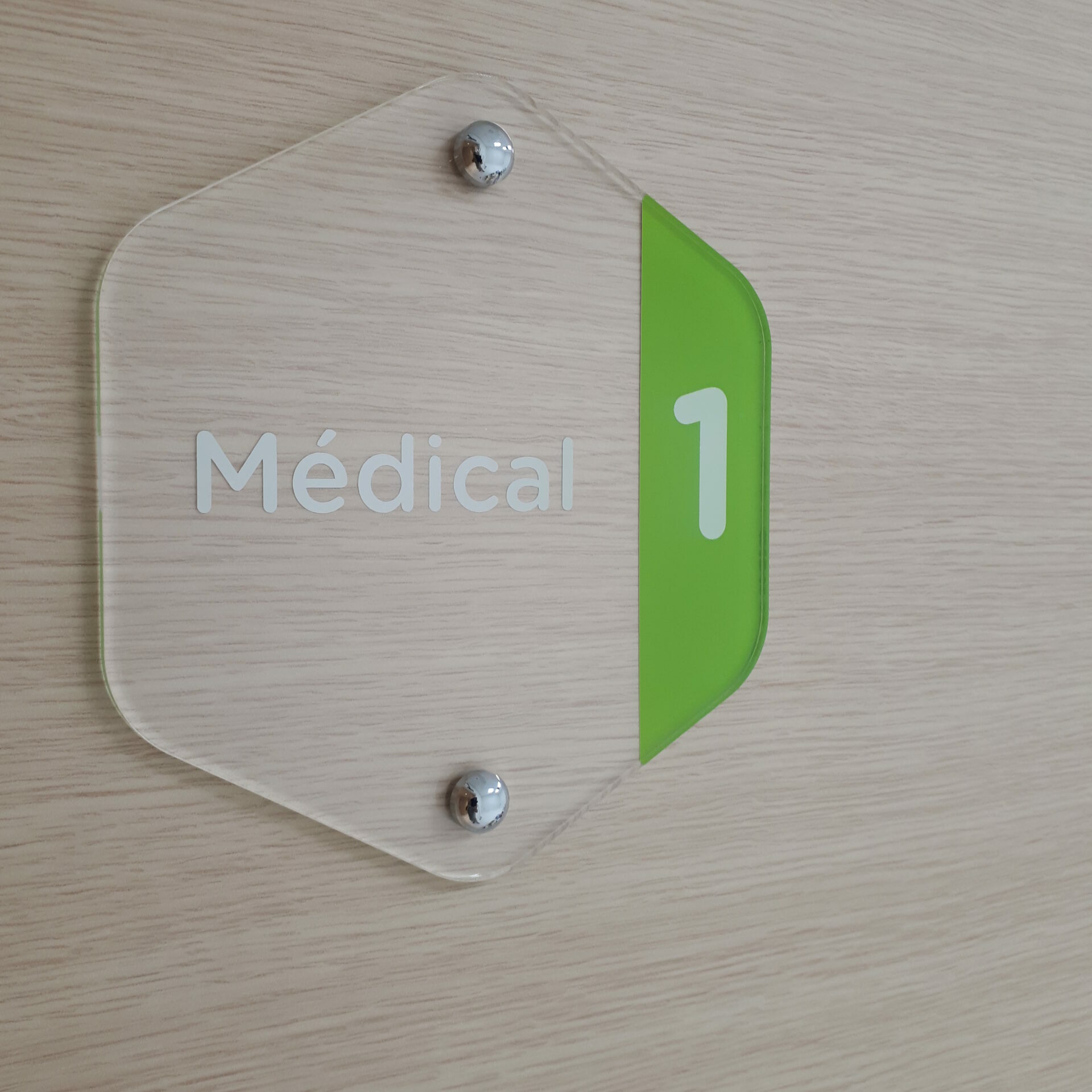 Travail plaques de portes